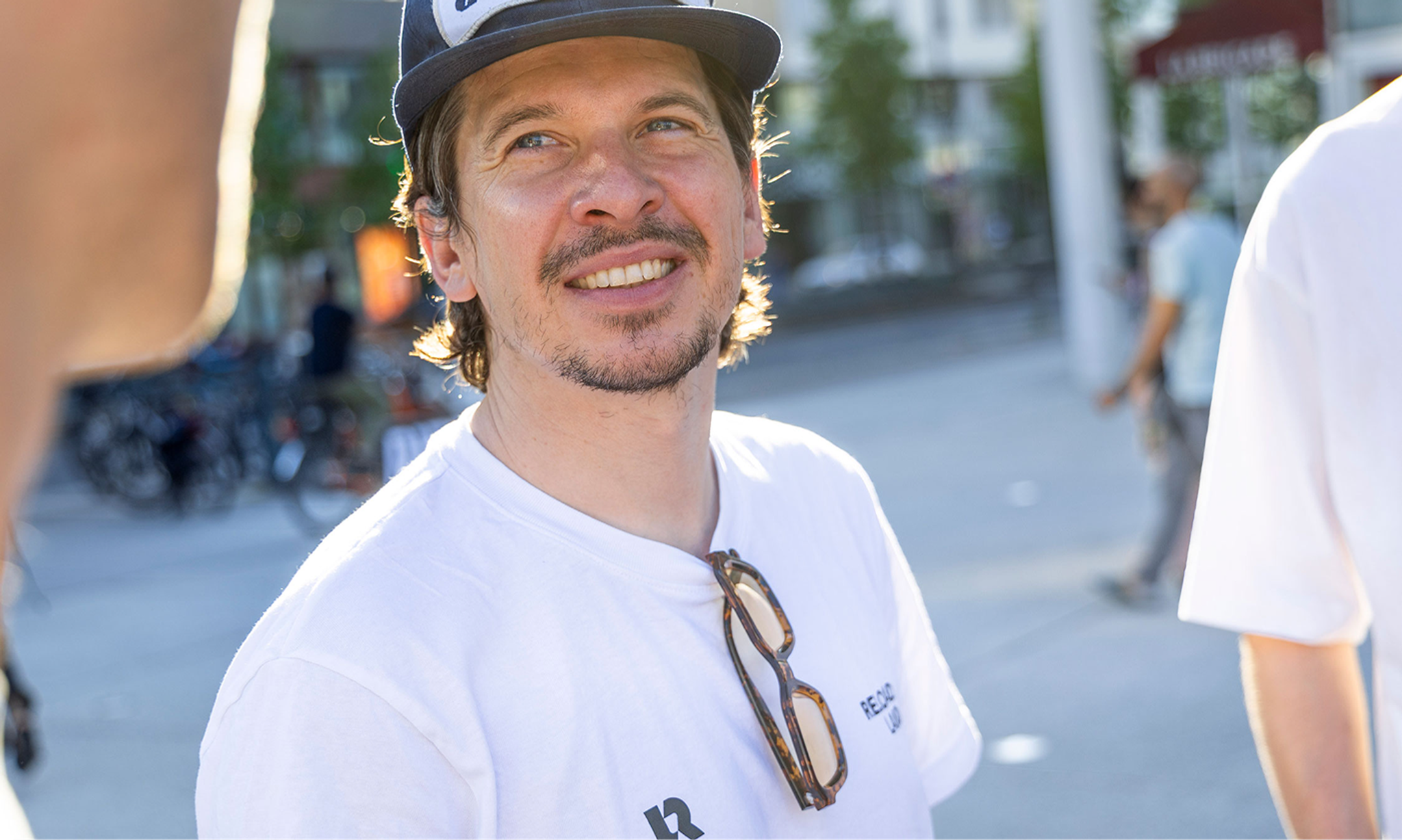 silent ride, paris, reload land, pulse, articles, man, portrait, street, people, competition, veil, race, tennis, championship, auto racing