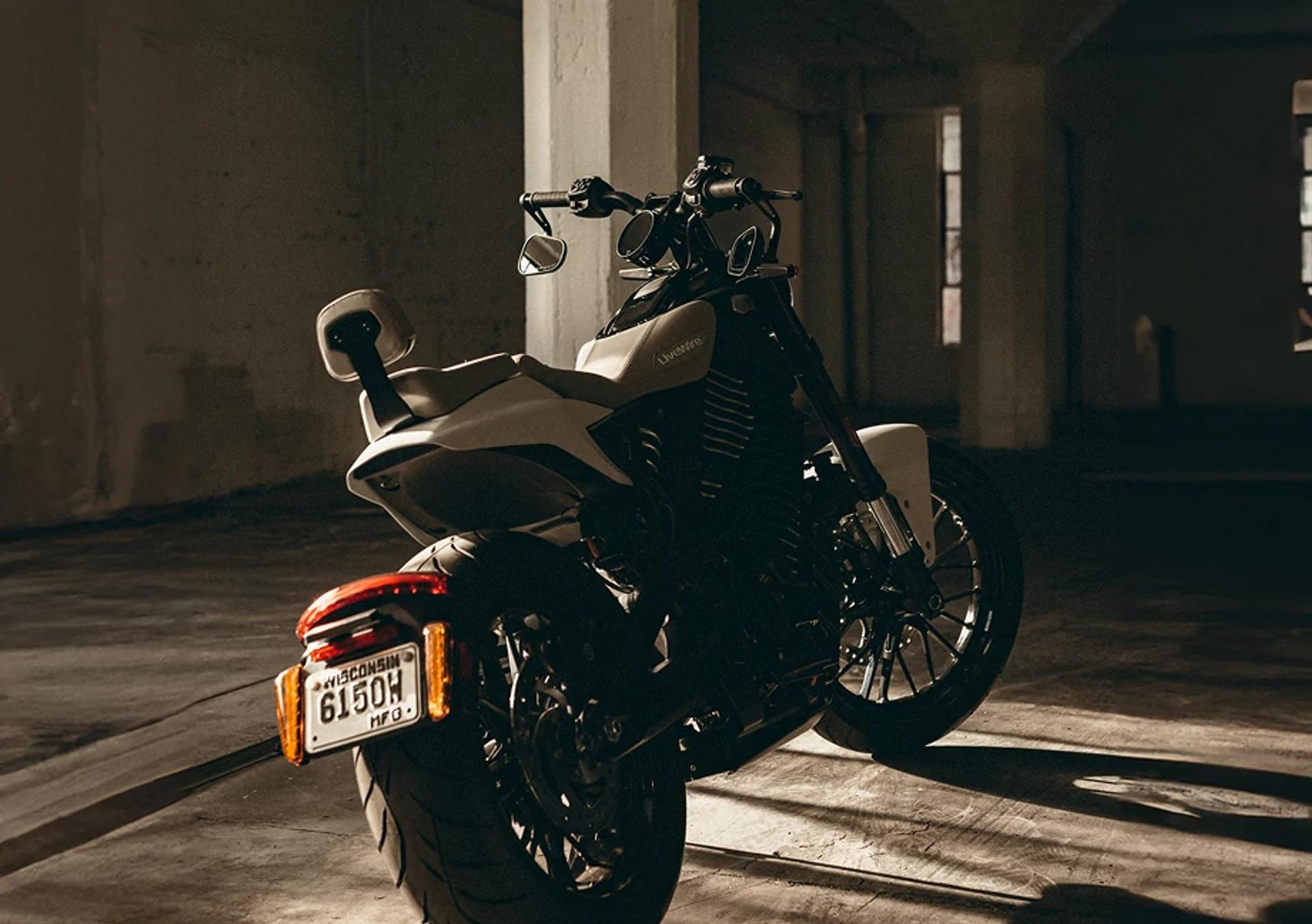 bike, street, motorbike, monochrome, wheel, biker, vintage, people, sepia, motorcyclist, transportation system, seated, classic, sport, rider, girl, man, scooter, motocross, old, hurry, retro, sunset, portrait