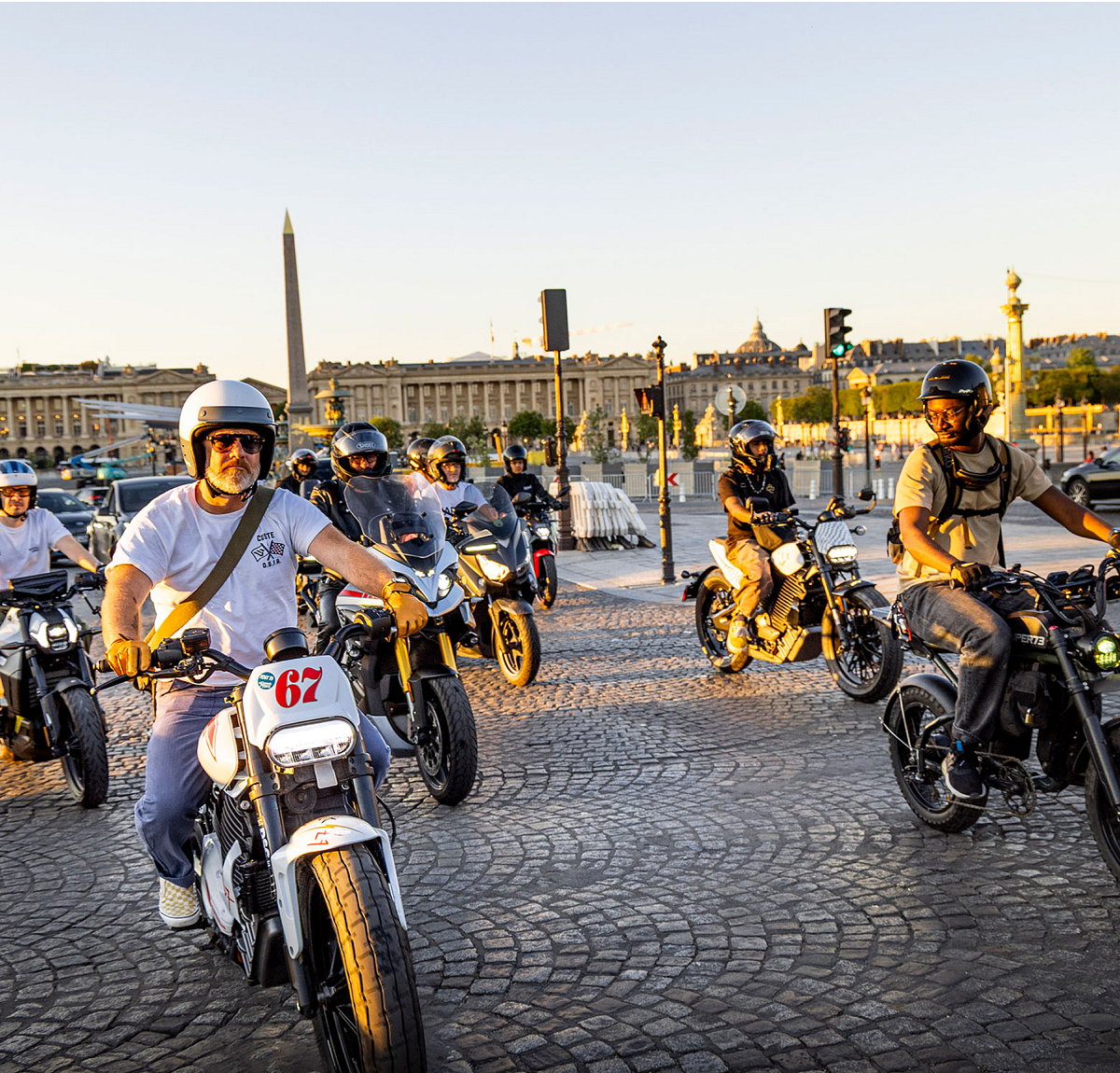 silent ride, paris, reload land, pulse, articles, bike, biker, people, vehicle, street, motorbike, wheel, seated, city, road, man, cyclist, rider, helmet, motorcyclist, race, squad, urban, hurry, machine