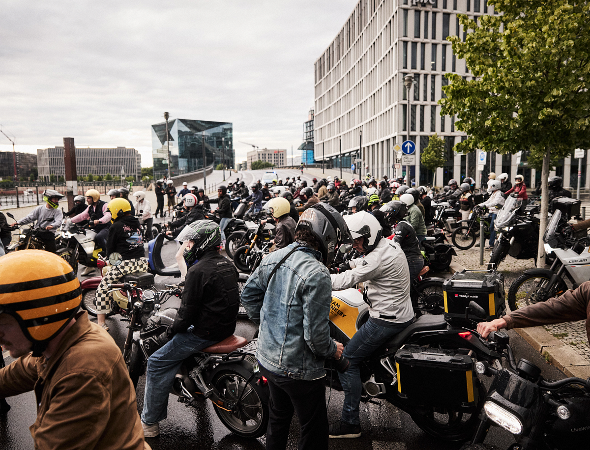 reload land, events, germany, the pulse, articles,, bike, street, police, action, drag race, rebellion, rally, people, city, road