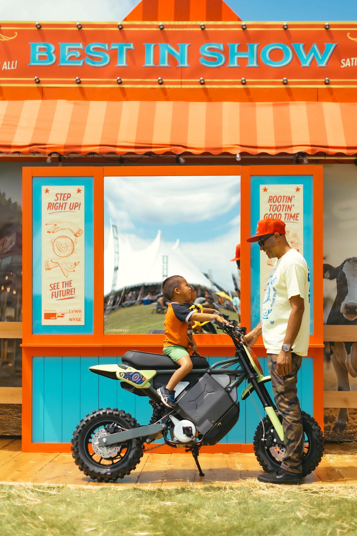 bike, man, people, travel, road, street