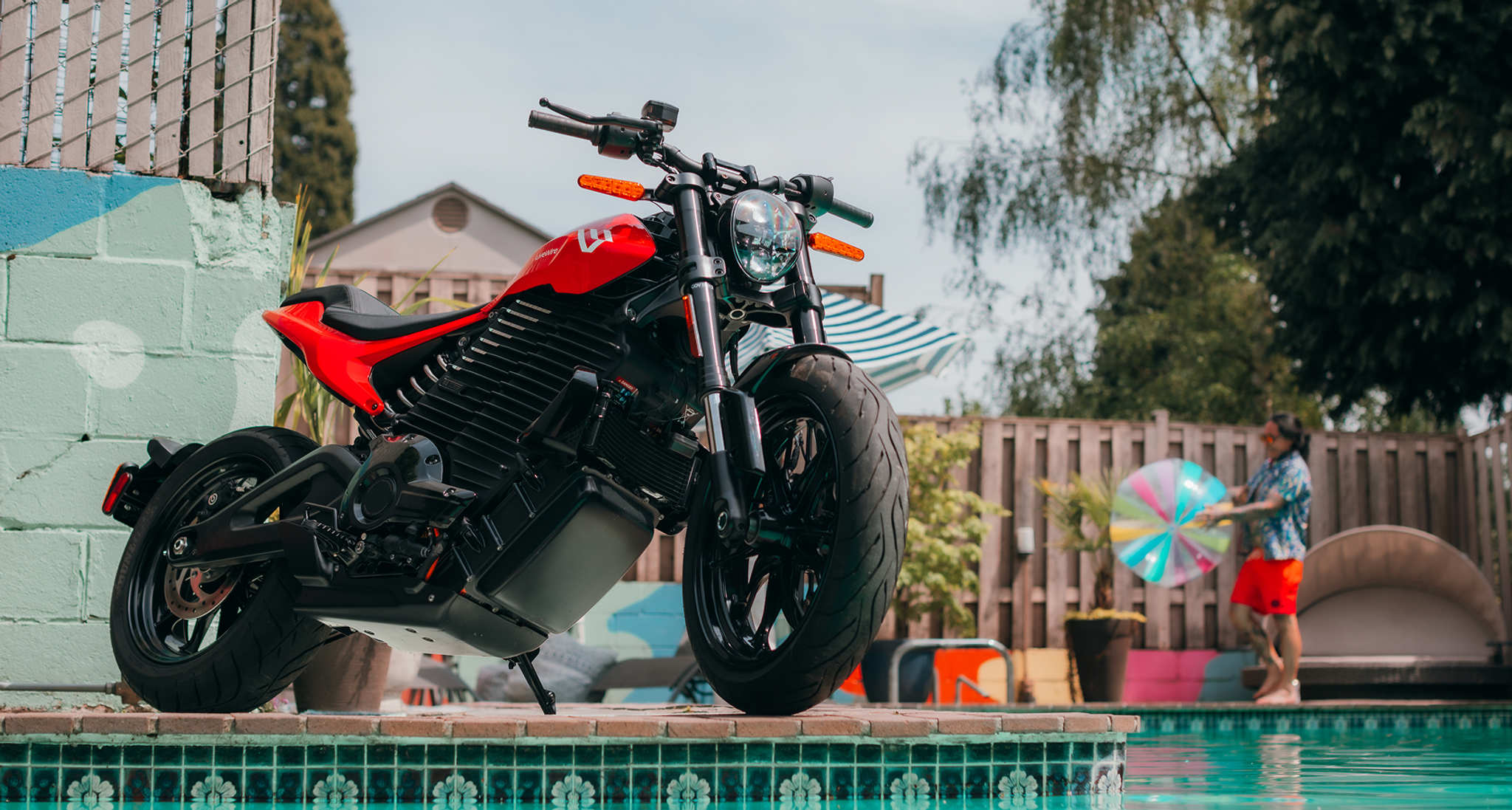 pulse, news, red hot electric summer, rhes, s2 alpinista, quasar red, pool, bike, vehicle, people, wheel, race, biker, street, motorbike, motor vehicle, competition, seated, ride, transportation system, north america, rider