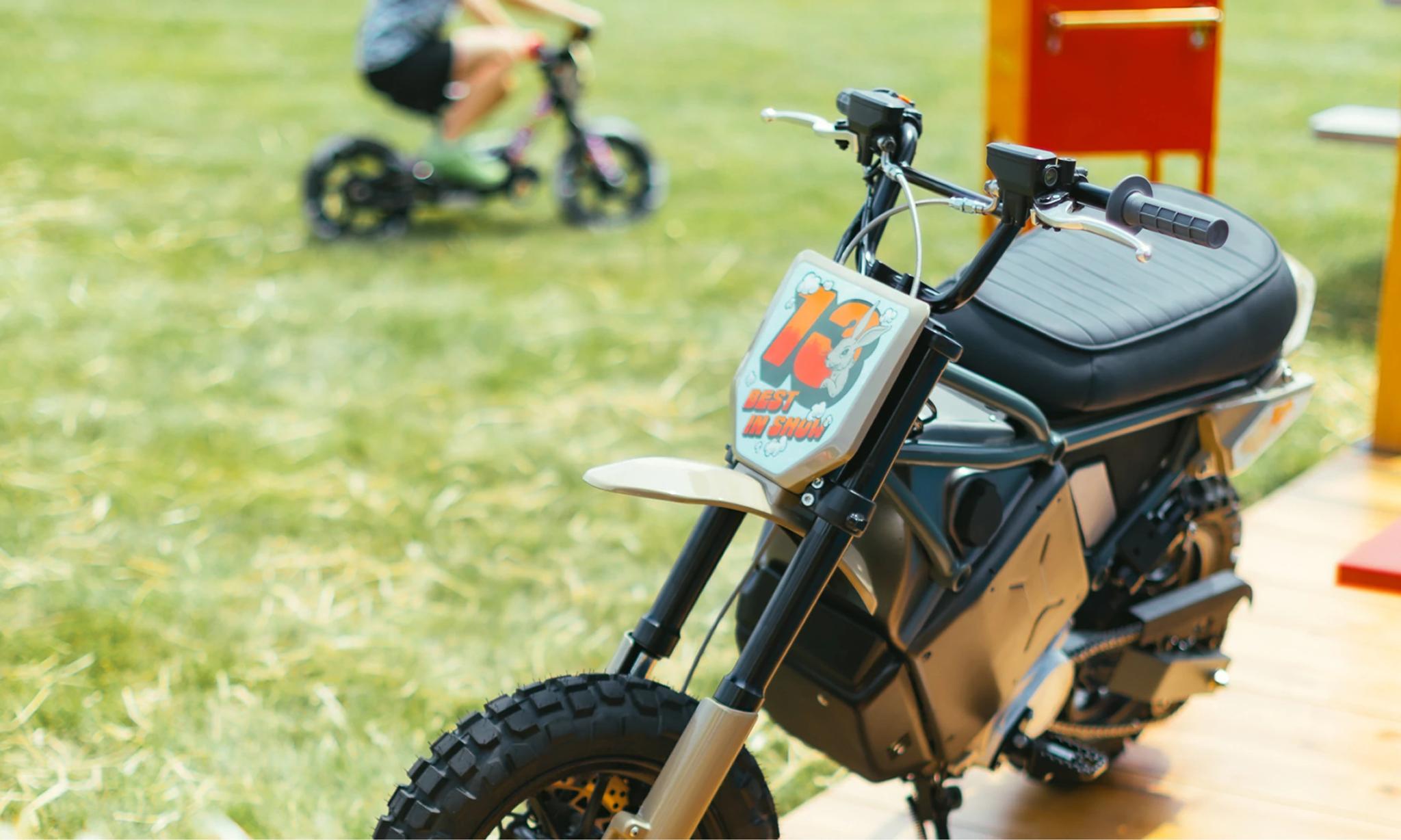 bike, wheel, seated, ride, biker, motorbike, cyclist, no person, vehicle, summer, rider, outdoors, fun, leisure, action, recreation, tire, fast, drive, helicopter, roll along, sport