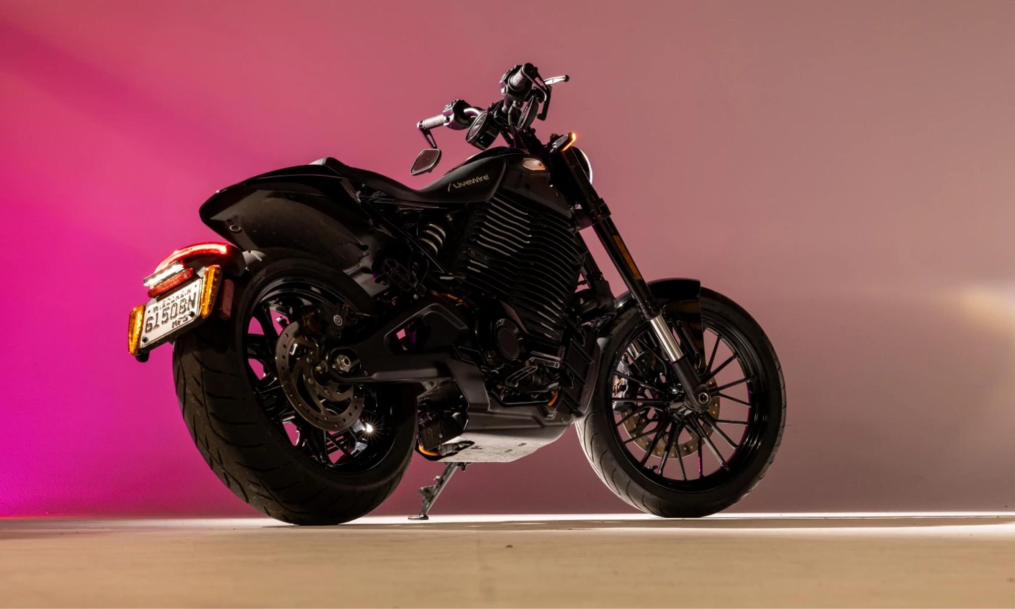 s2 alpinista, s2 mulholland, s2 del mar, trio, product in studio, bike, motorbike, wheel, transportation system, biker, ride, vehicle, motocross, race, rider, drive, fast, hurry, tire, suzuki, helicopter, sport, classic, brake, seated