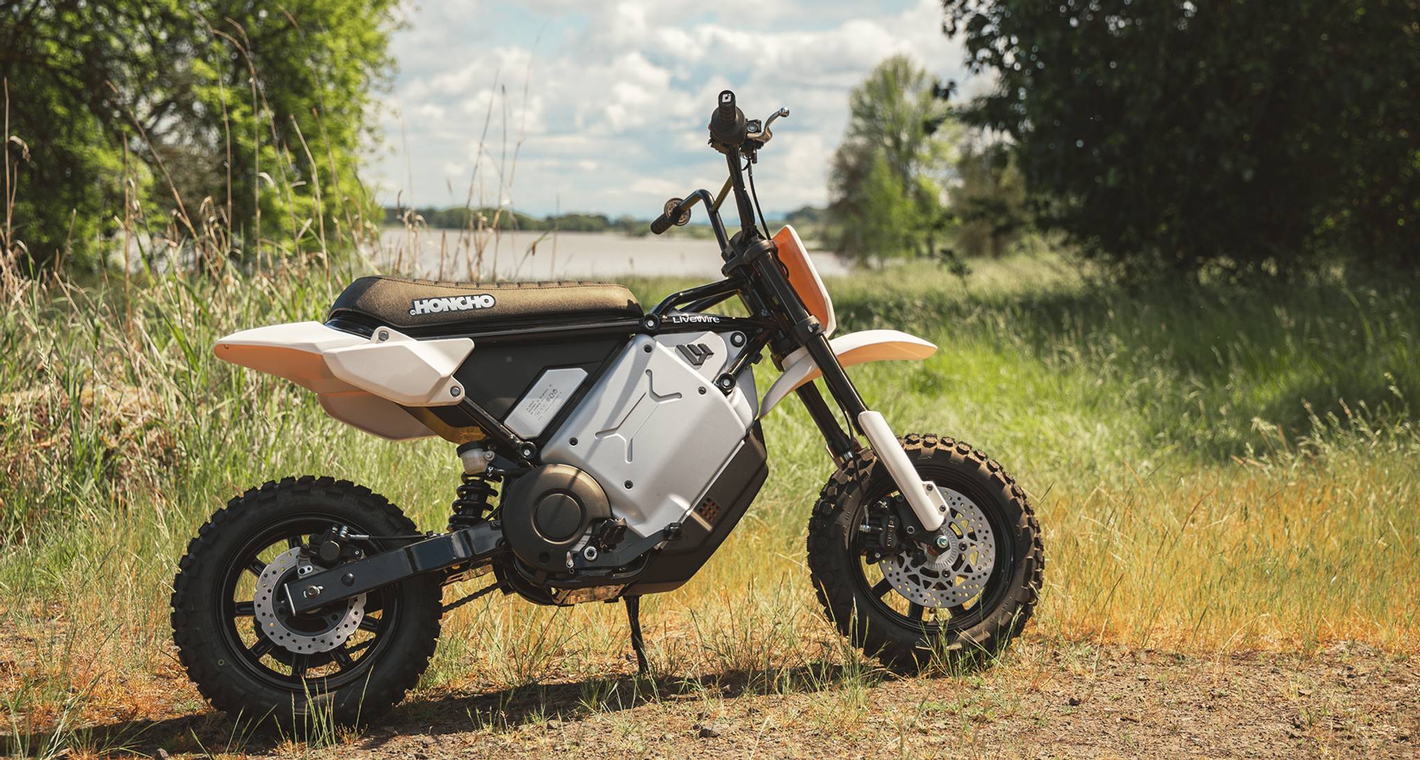 s4 honcho, honcho, honcho trail, honcho street, street, trail, bike, wheel, vehicle, transportation system, motorbike, seated, biker, soil, ride, motocross, action, cyclist, outdoors, rider, motorcyclist, motor vehicle, no person, sport, hurry