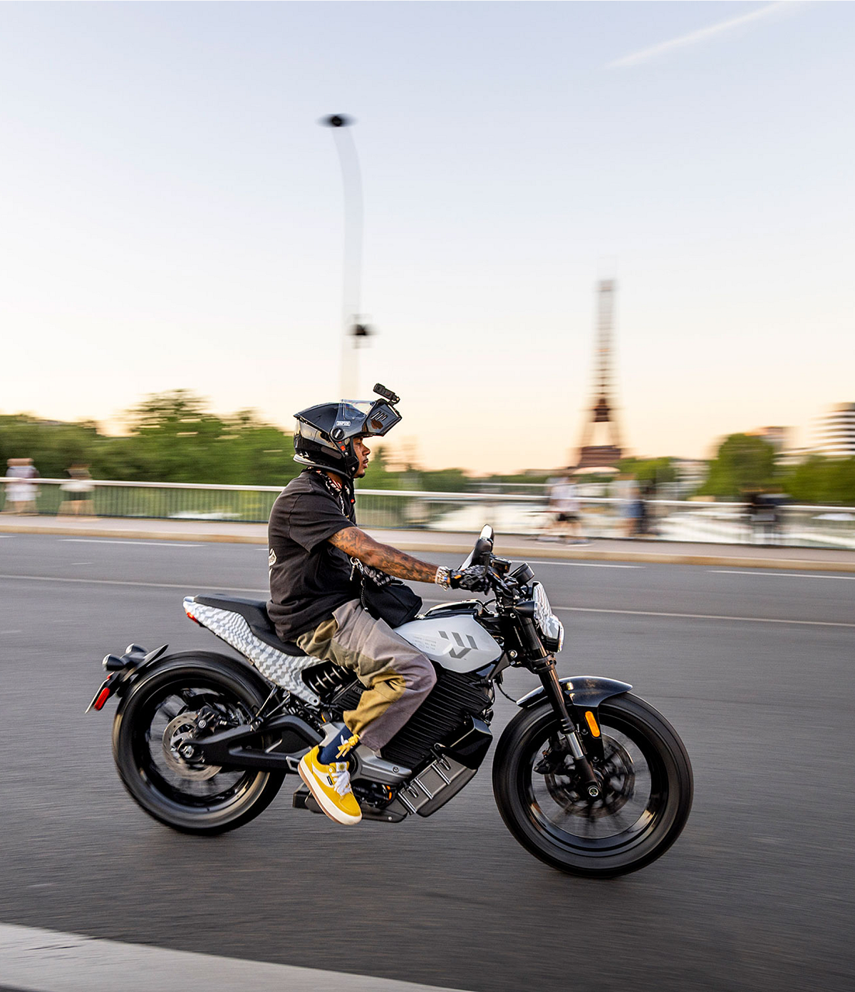 silent ride, paris, reload land, pulse, articles, bike, motorbike, wheel, biker, street, rider, hurry, race, ride, vehicle, seated, road, cyclist, track, fast, drive, action, competition, motorcyclist, machine