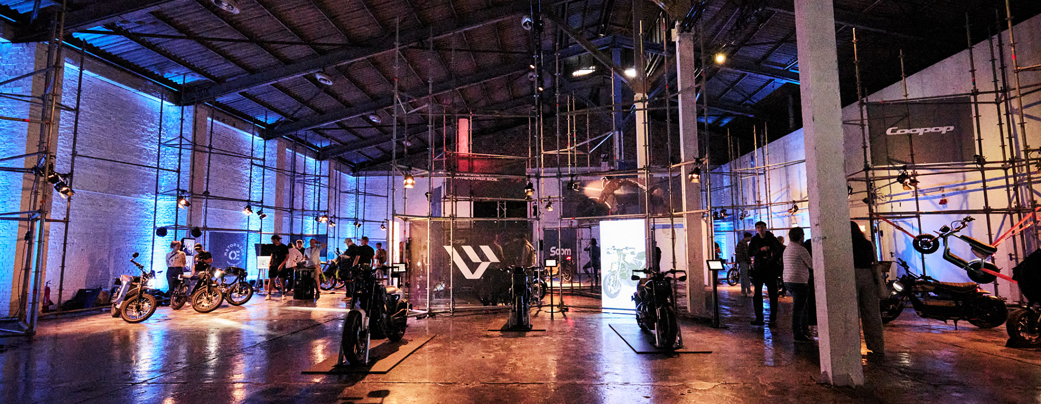 reload land, events, germany, the pulse, articles,, industry, grinder, indoors, business, station, steel, warehouse, production, light, technology, reflection, people, equipment, tube, transportation system, room, inside