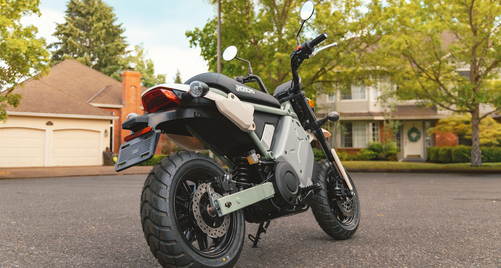 s4 honcho, honcho, honcho trail, honcho street, street, trail, bike, wheel, vehicle, transportation system, road, motorbike, drive, motor vehicle, biker, seated, ride, street, hurry, race, tire