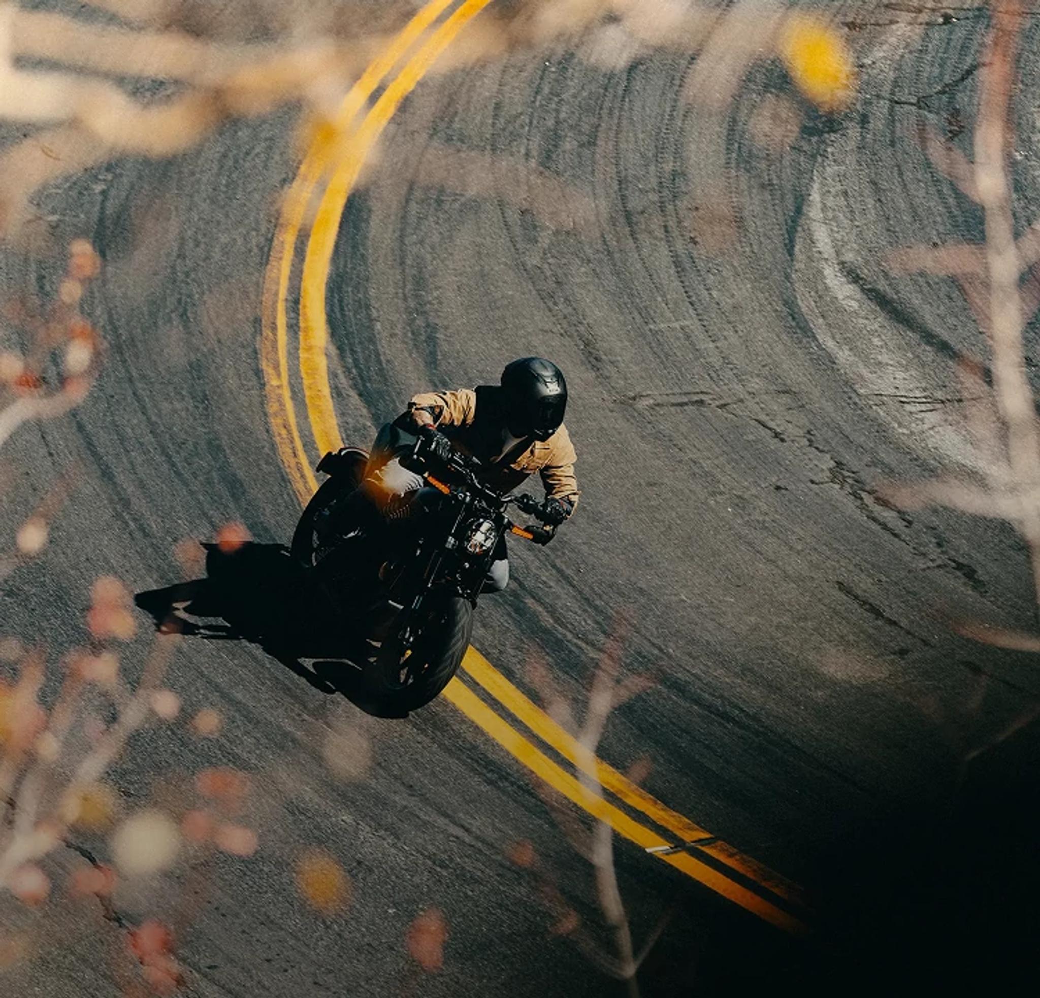 bike, people, action, biker, motorbike, hurry, transportation system, vehicle, adult, helmet, man, sport, motorcyclist, drive, motion, one, competition, race