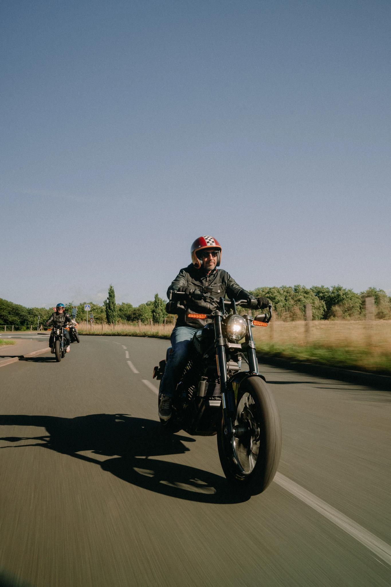 wheels and waves, livewire one, del mar, alpinista, mulholland, honcho, bike, biker, seated, people, cyclist, road, wheel, rider, motorcyclist, vehicle, motorbike, hurry, transportation system, track, ride, helmet, race, man, crash helmet, motor vehicle, adult