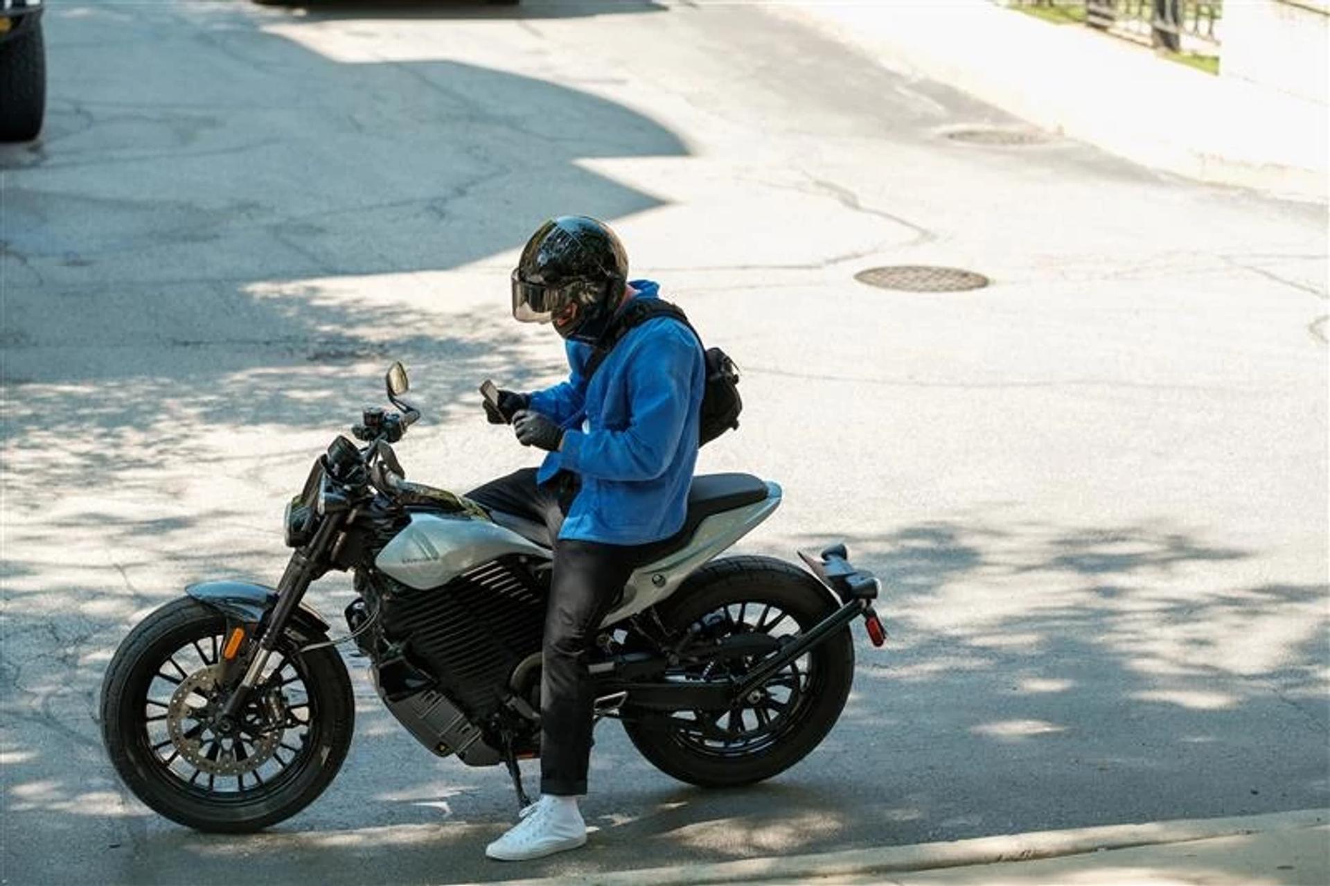 pulse, news articles, s2 app, app, mobile app, bike, people, wheel, vehicle, transportation system, biker, road, motorbike, seated, man, hurry, fun, street, child, roll along