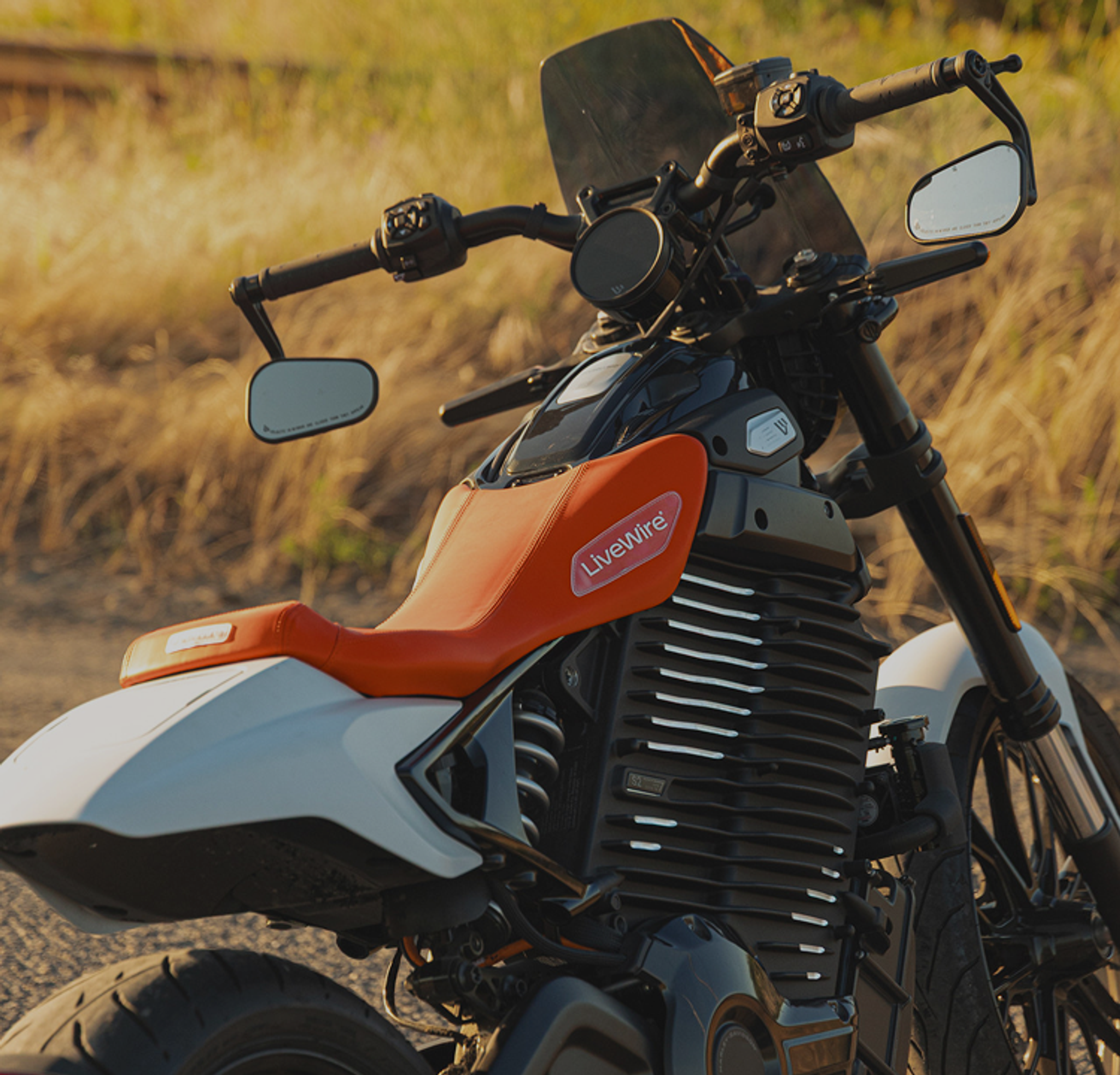 shop, accessories, upgrades, ecomm, del mar, alpinista, honcho, livewire one, one, bike, motorbike, helicopter, ride, transportation system, rider, wheel, vehicle, adventure, biker, seated, motor vehicle, motocross, classic, honda, fast