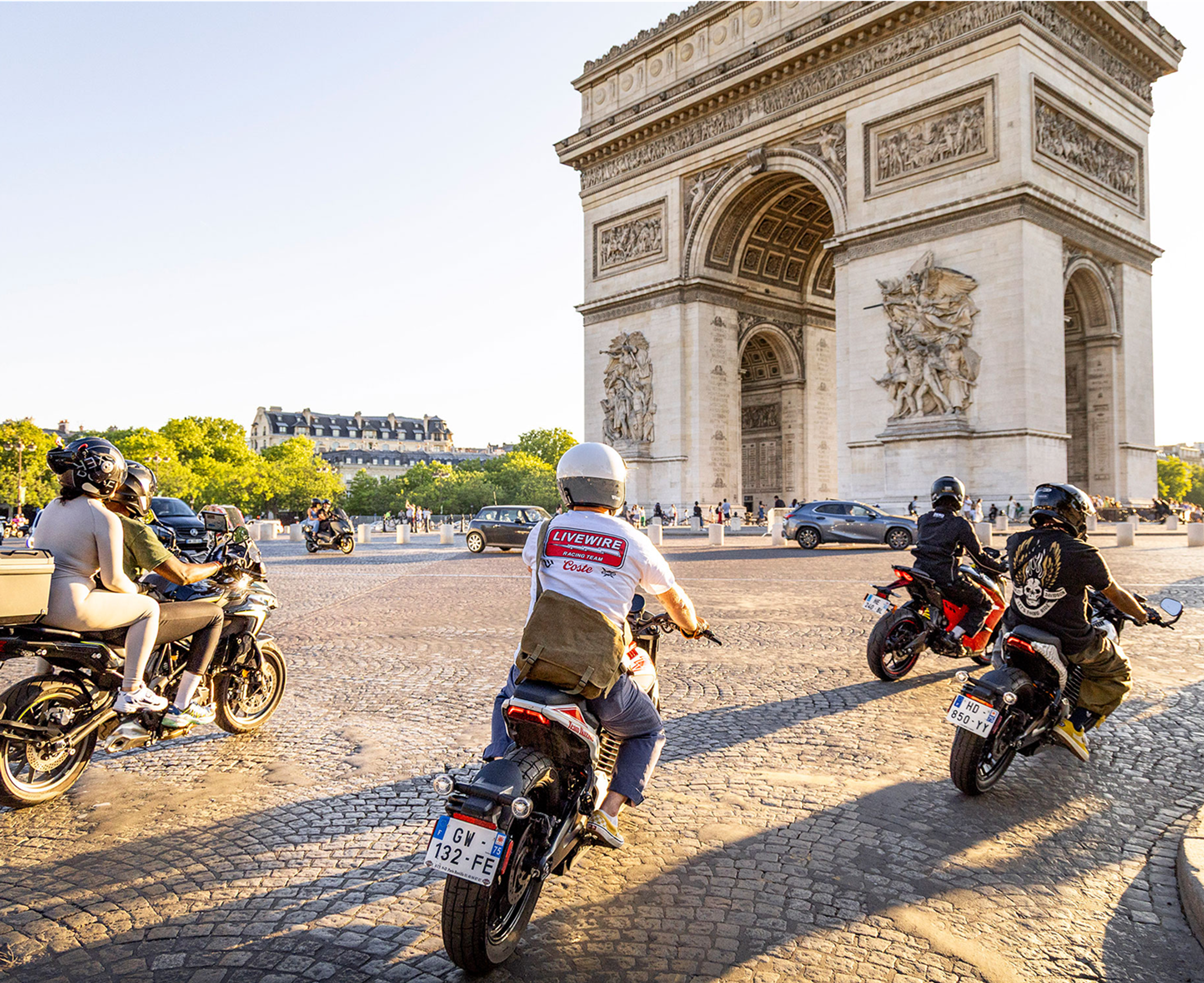 silent ride, paris, reload land, pulse, articles, bike, biker, rider, motorbike, wheel, street, people, vehicle, seated, city, helmet, road, urban, hurry, motocross, cyclist, man, grand, competition, motorcyclist, drive, race, driver