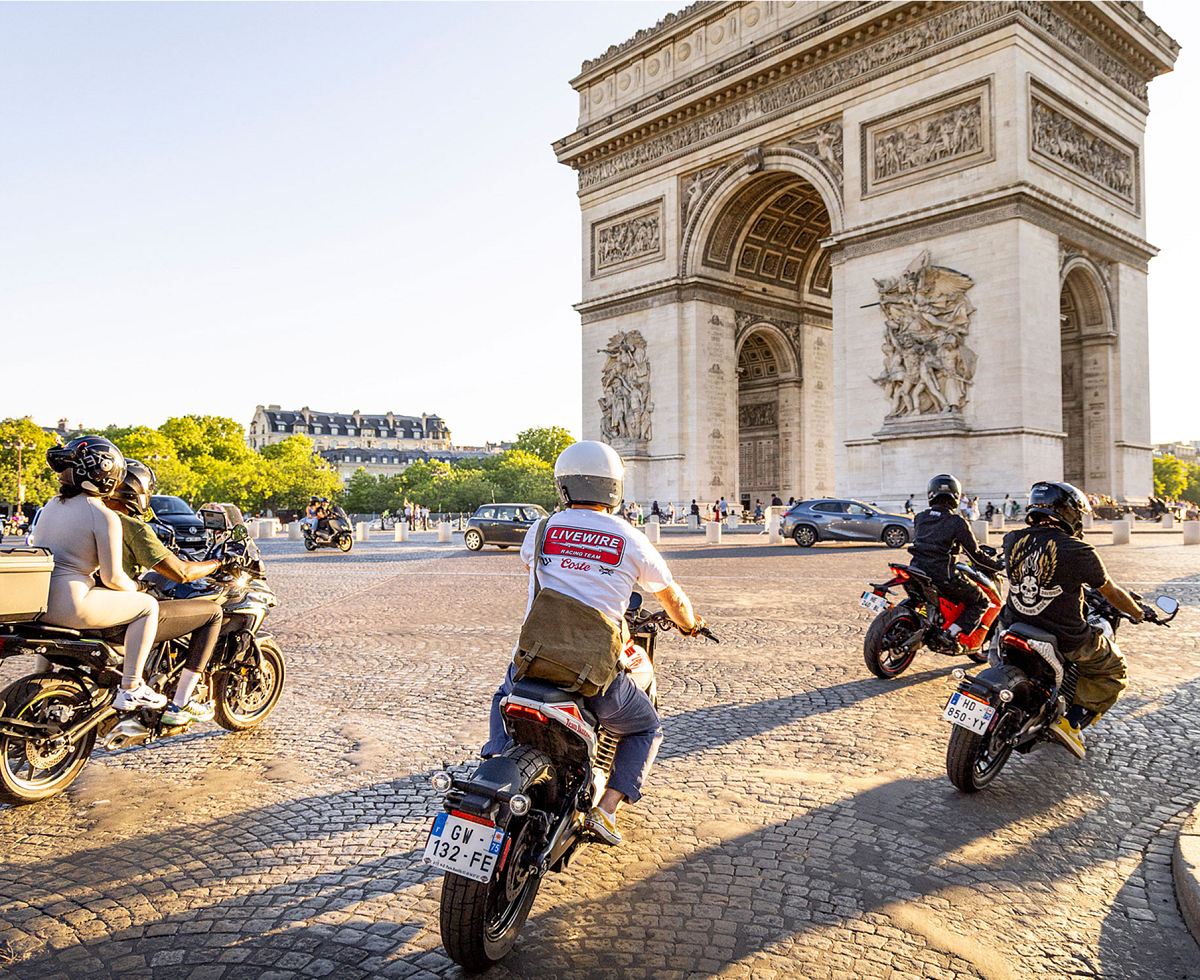 silent ride, paris, reload land, pulse, articles, bike, biker, rider, motorbike, wheel, street, people, vehicle, seated, city, helmet, road, urban, hurry, motocross, cyclist, man, grand, competition, motorcyclist, drive, race, driver